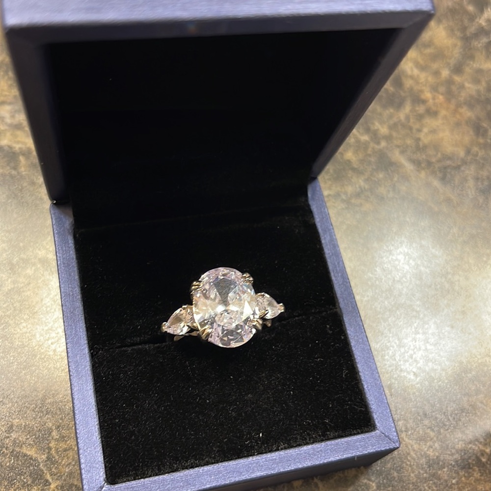 Dazzling Silver Ring with Clear Gemstones